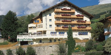 Hundehotel - Tirol - Hotelansicht - Hotel Bergfrieden Fiss in Tirol
