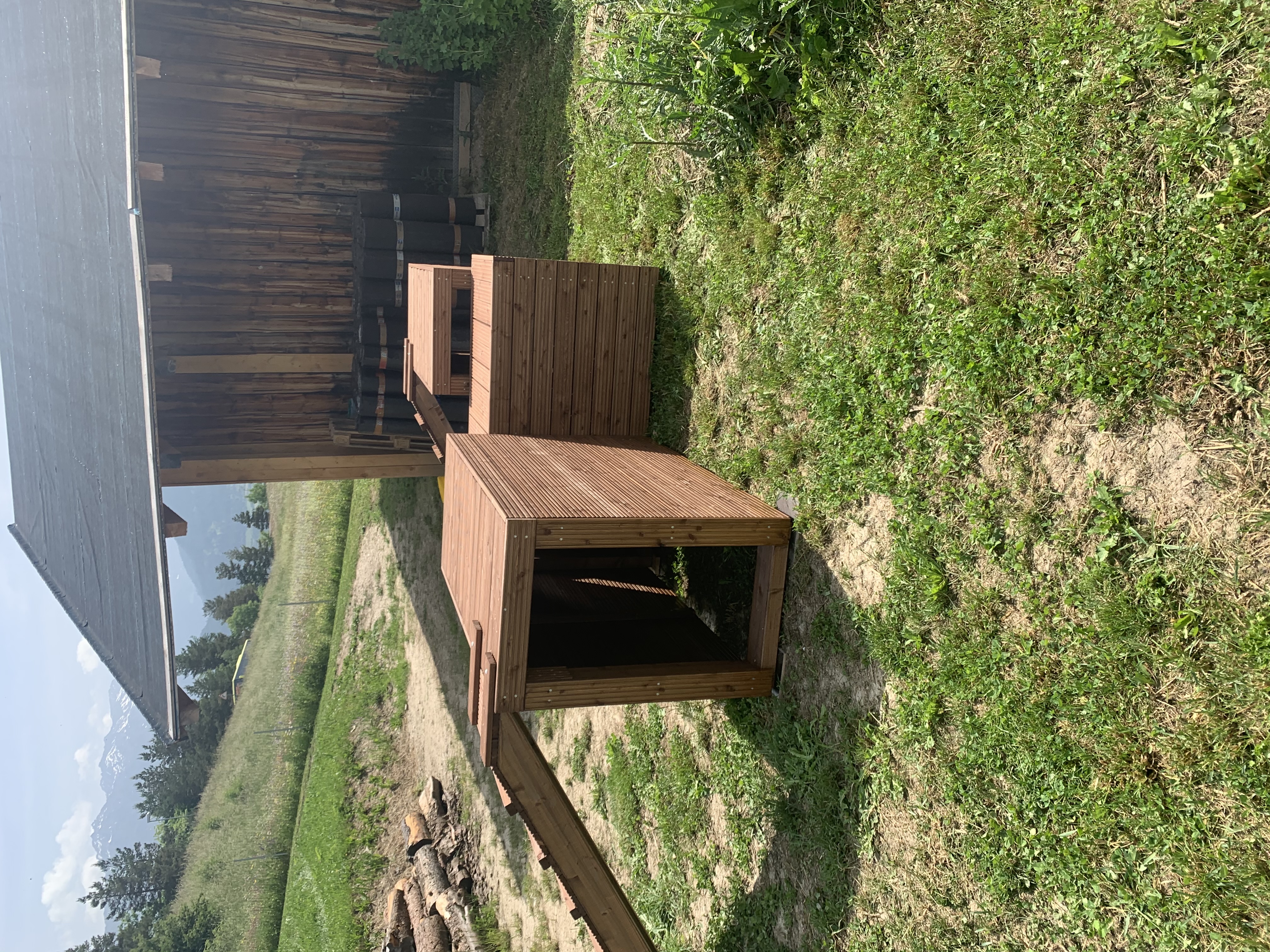 Urlaub-mit-Hund: Hundespielplatz - Hotel Bergfrieden Fiss in Tirol - Haus | Umgebung, Urlaub mit Hund