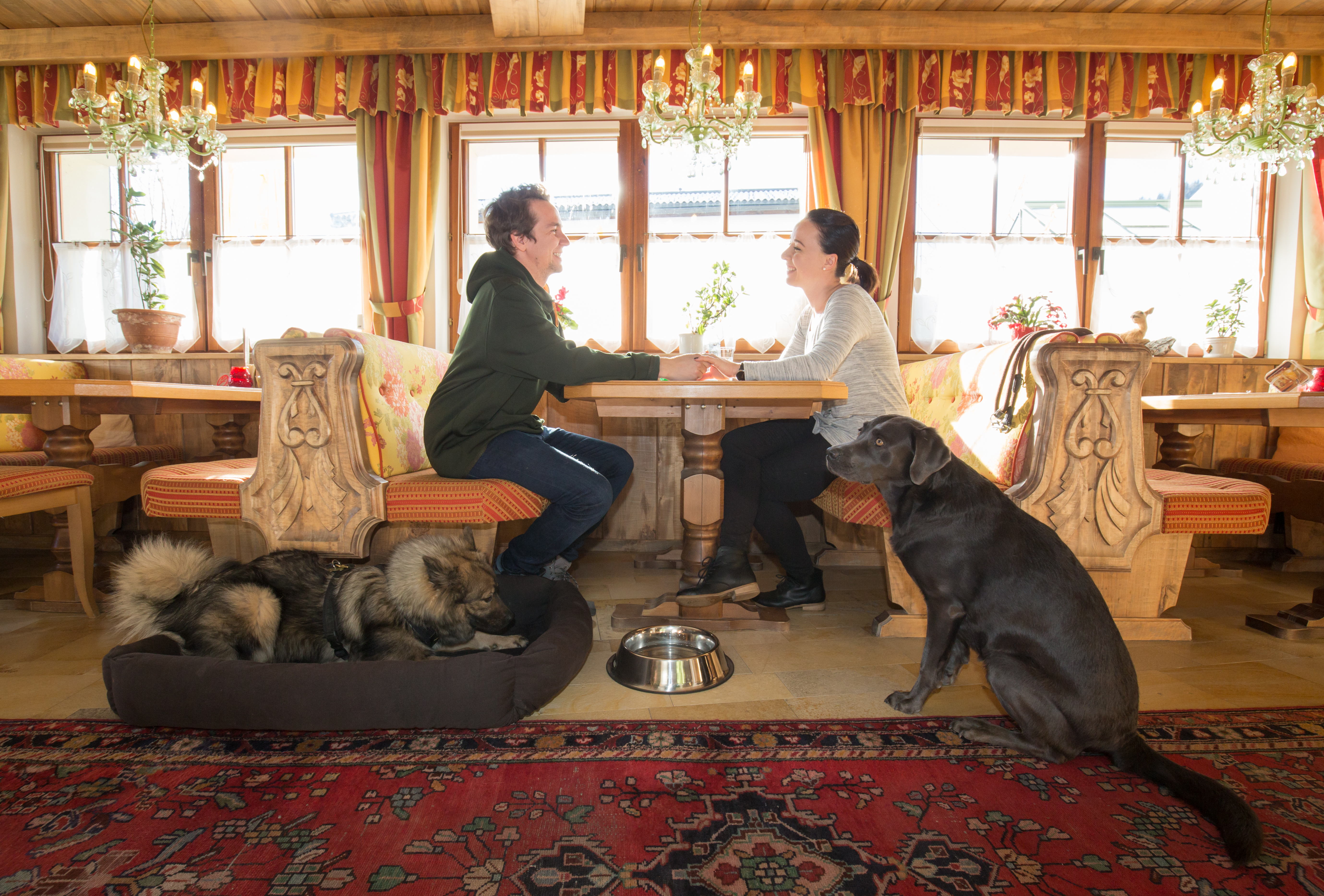 Urlaub-mit-Hund: Essen mit Hund - Hotel Bergfrieden Fiss in Tirol - Essen | Trinken, Urlaub mit Hund