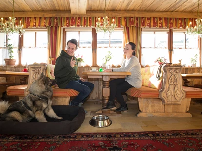 Hundehotel - Ladis - Essen mit Hund - Hotel Bergfrieden Fiss in Tirol