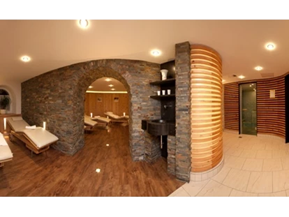 Hundehotel - Ladis - Wellnessbereich - Hotel Bergfrieden Fiss in Tirol