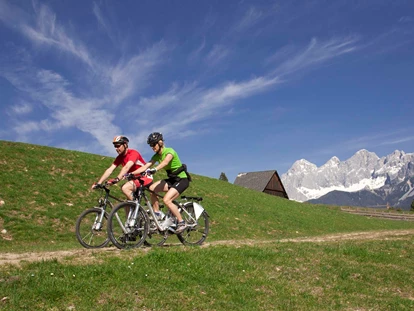Hundehotel - Tauplitz - E- Mountainbiketour in der Schladming Dachstein Region - Ferienhäuser Gerhart