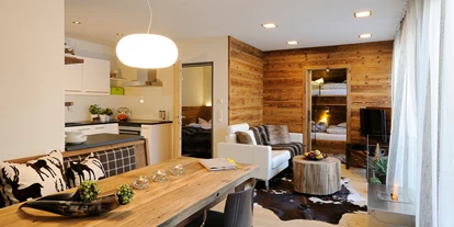 Hundehotel - Tauplitz - Küche und Wohnbereich im Chalet - Luxuslodge - Zeit zum Leben
