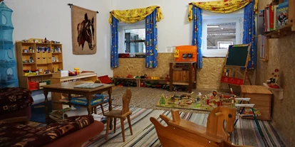 Hundehotel - Pools: Schwimmteich - Spielzimmer mit Kleinkinderspielecke - Seimehof