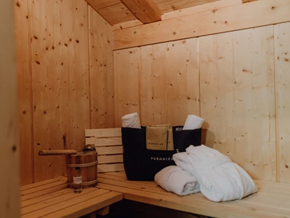 Hundehotel - Pools: Schwimmteich - Sauna Chalet - Naturresort PURADIES