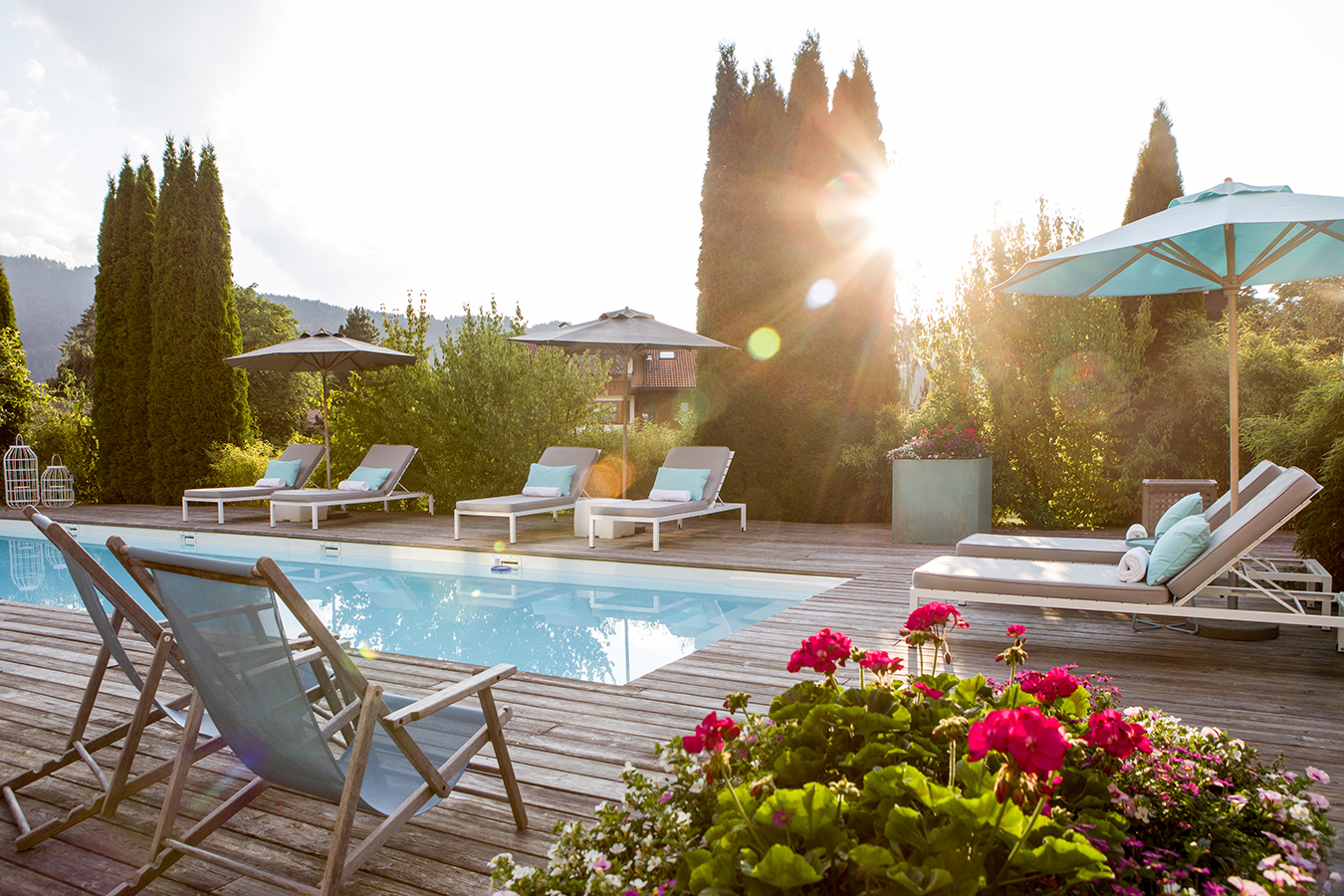 Urlaub-mit-Hund: Abendstimmung am Pool - Das BERGESGRÜN