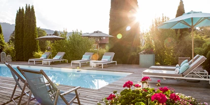 Hundehotel - Ladis - Abendstimmung am Pool - Das BERGESGRÜN