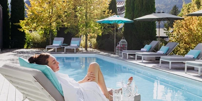 Hundehotel - Ladis - Relaxen auf der Poolterrasse - Das BERGESGRÜN