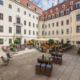 Urlaub-mit-Hund: Innenhof - Hotel Taschenbergpalais Kempinski Dresden