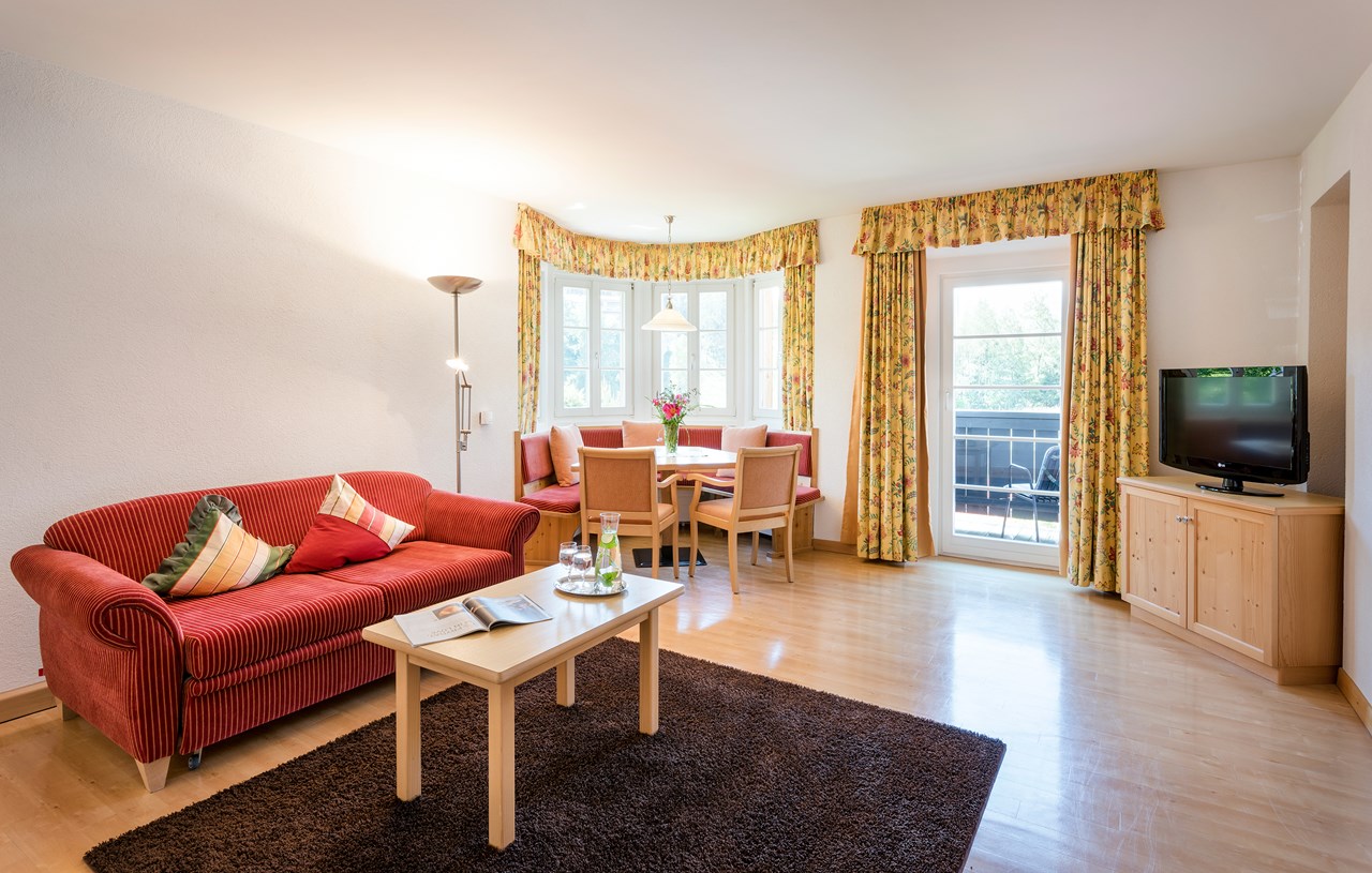 Inntalerhof - DAS Panoramahotel Zimmerkategorien Landhaus Familienappartement - mit Gartenzugang
