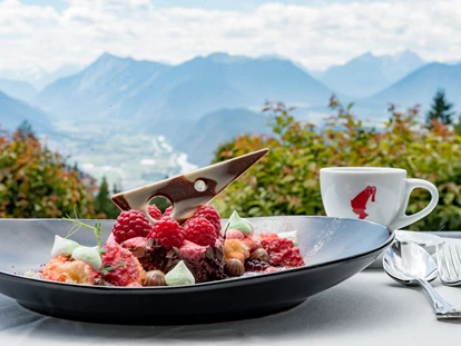 Hundehotel - Ladis - Süßer Genuss mit besonderen Aussichten - Inntalerhof - DAS Panoramahotel