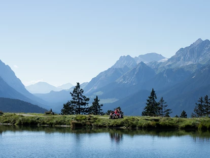 Hundehotel - Ladis - Kaltwassersee Seefeld - Wandern zwischen Karwendel & Wetterstein - Inntalerhof - DAS Panoramahotel