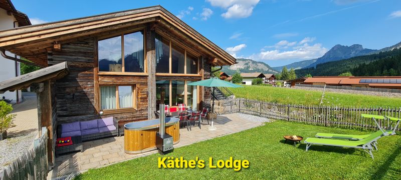 Urlaub-mit-Hund: Im Sommer mit Outdoor-Badewanne - Braito 's Seaside Lodges und Suites
