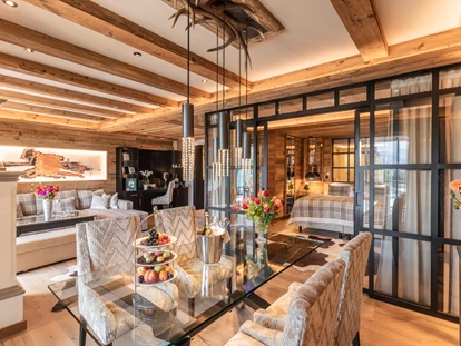 Hundehotel - Pools: Schwimmteich - Legenden Suite - Alpin Resort Sacher