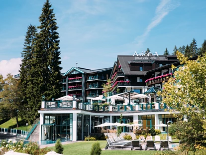 Hundehotel - Pools: Schwimmteich - Alpin Resort Sacher