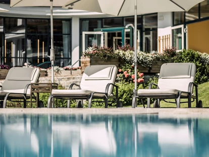Hundehotel - Pools: Schwimmteich - Alpin Resort Sacher