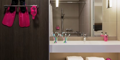 Hundehotel - Unterkunftsart: Hotel - Baden (Baden) - Moxyfied Family Sleeper Badezimmer - Moxy Vienna Airport