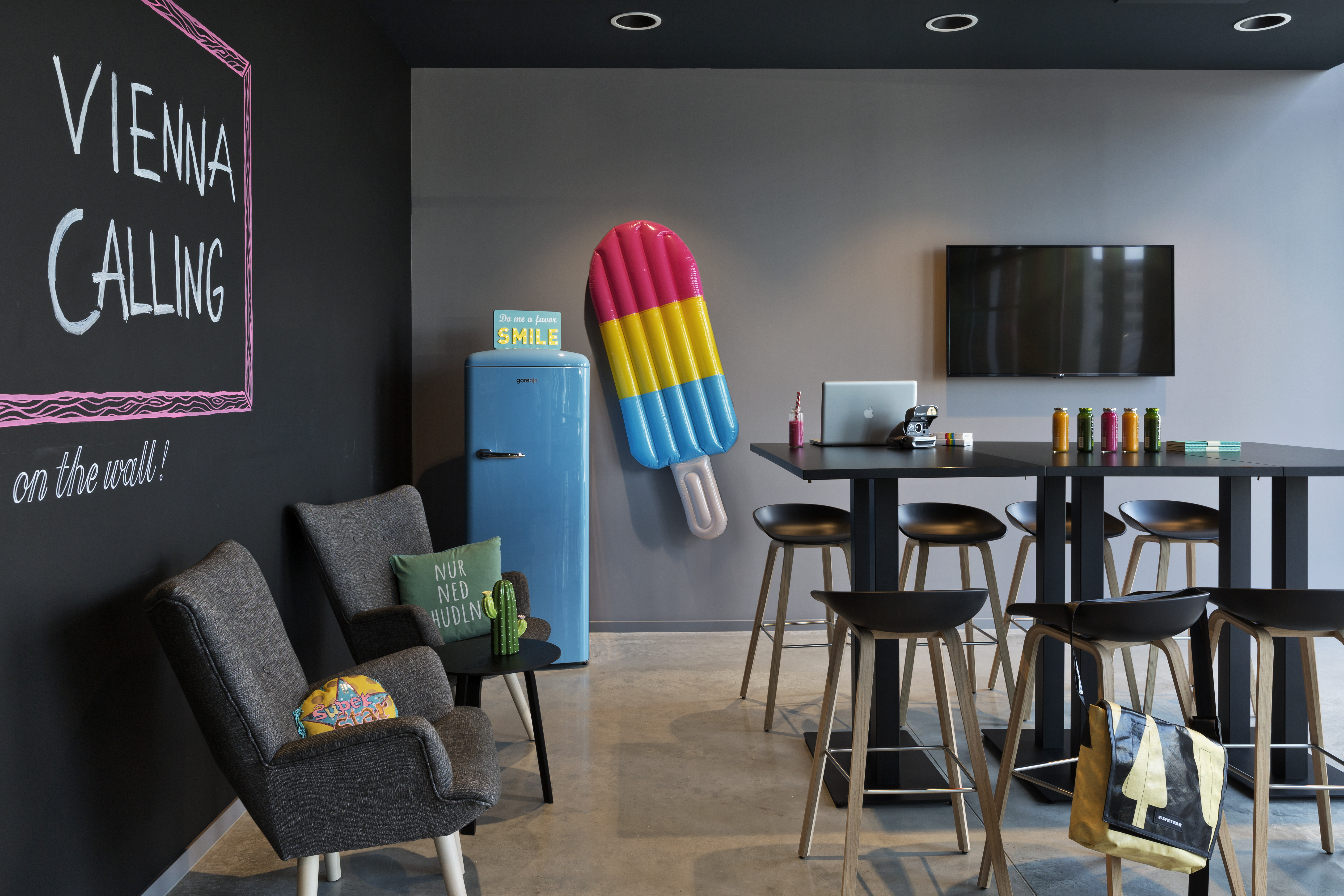 Urlaub-mit-Hund: Meet Up 2 - Moxy Vienna Airport