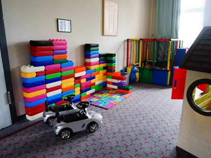 Hundehotel - Verpflegung: Halbpension - Mecklenburg-Vorpommern - Kinderspielecke im Aufenthaltsraum - Familienhotel am Tierpark