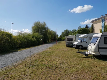 Hundehotel - Verpflegung: Halbpension - Mecklenburg-Vorpommern - Caravanplatz am Hotel - Familienhotel am Tierpark