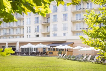 Urlaub-mit-Hund: Sonnenterasse - Gotthard Therme Hotel & Conference****