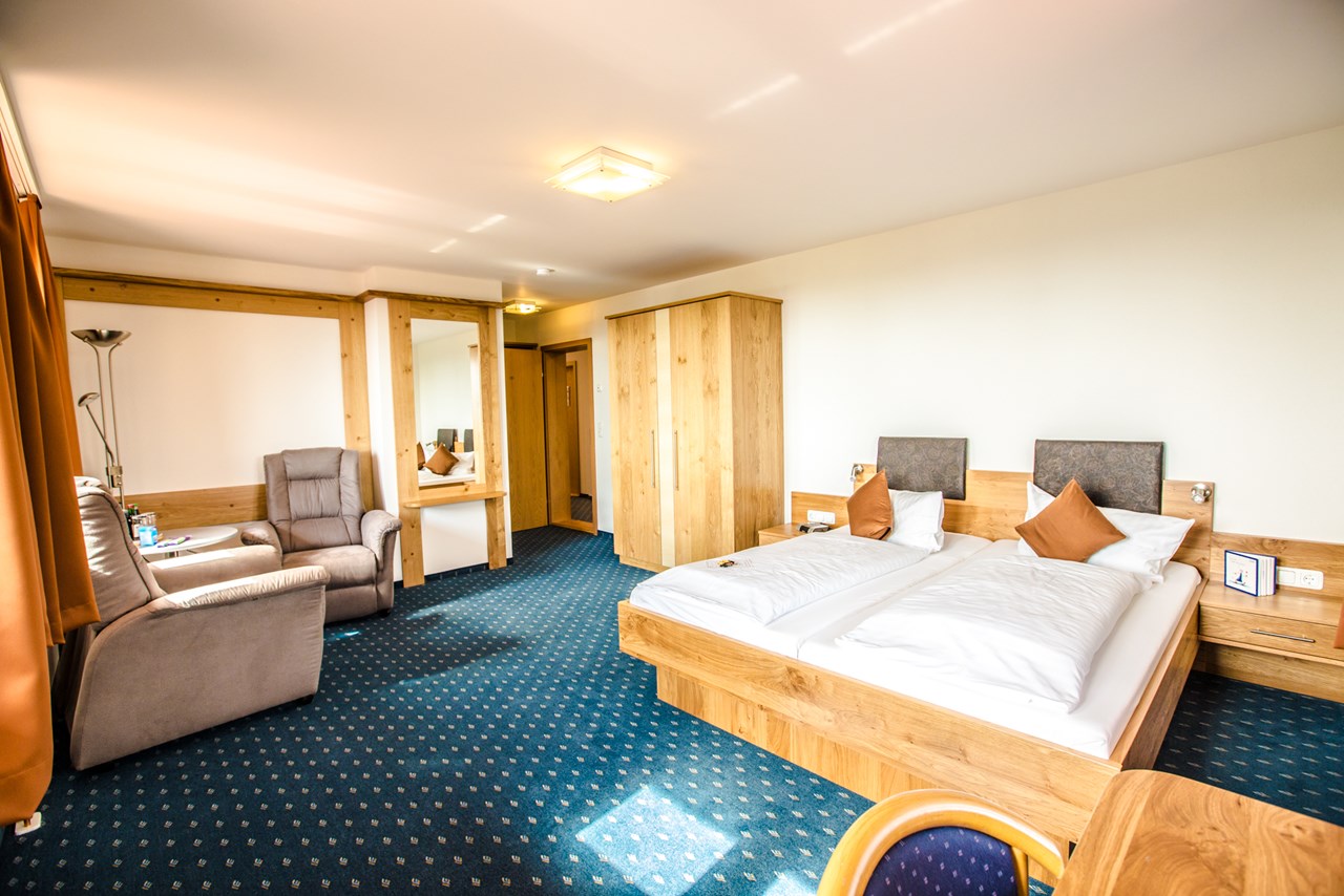 Hunderesort Waldeck Zimmerkategorien Einraum-Suite Waldblick