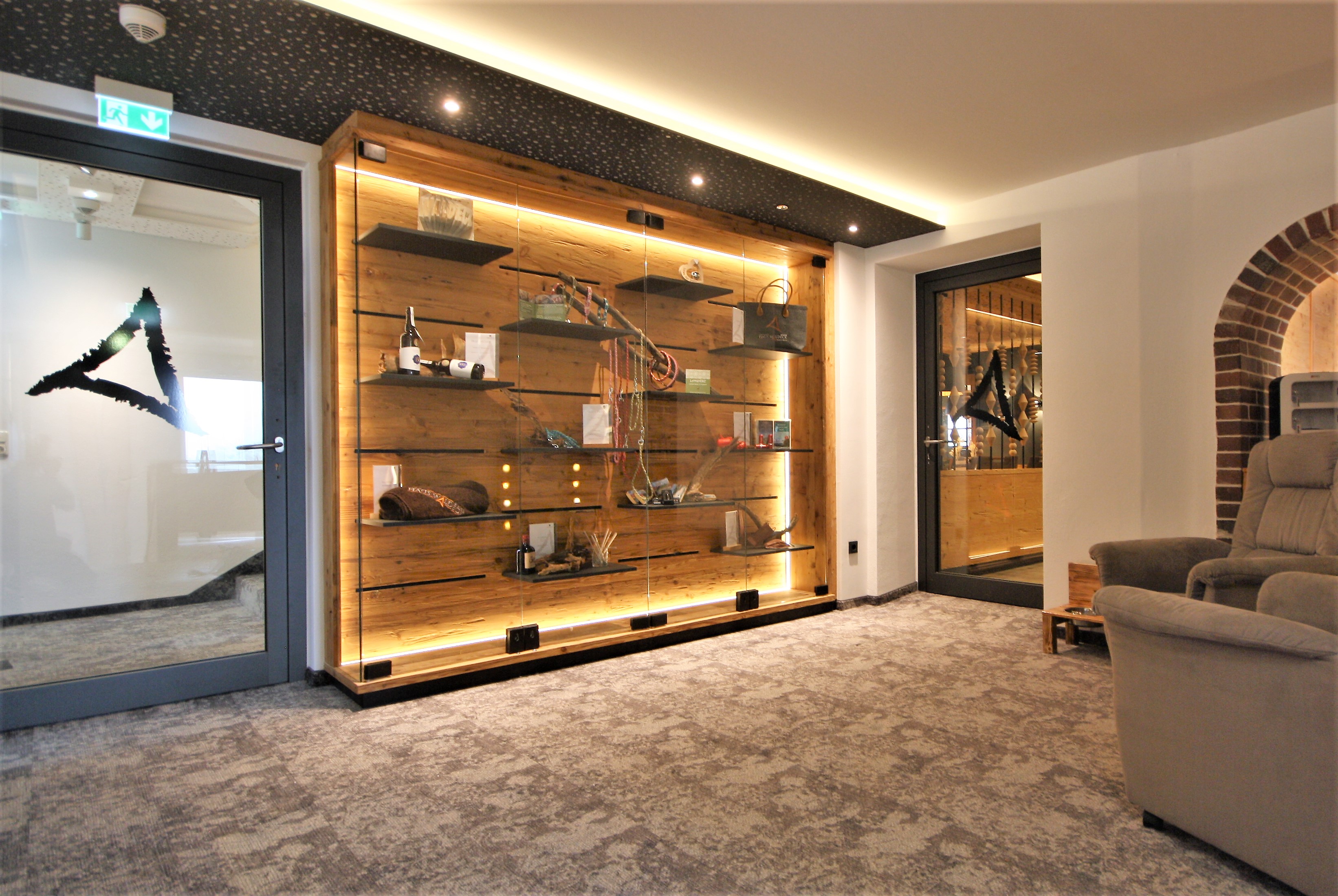 Urlaub-mit-Hund: Rezeptionsbereich - Hunderesort Waldeck - Haus | Umgebung