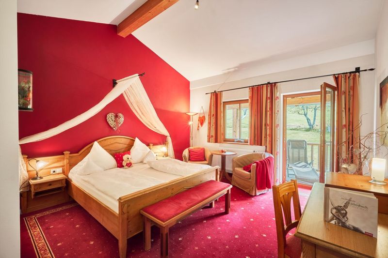 Urlaub-mit-Hund: Zimmer Landliebe - Landhotel Sportalm - Wohnen | Schlafen