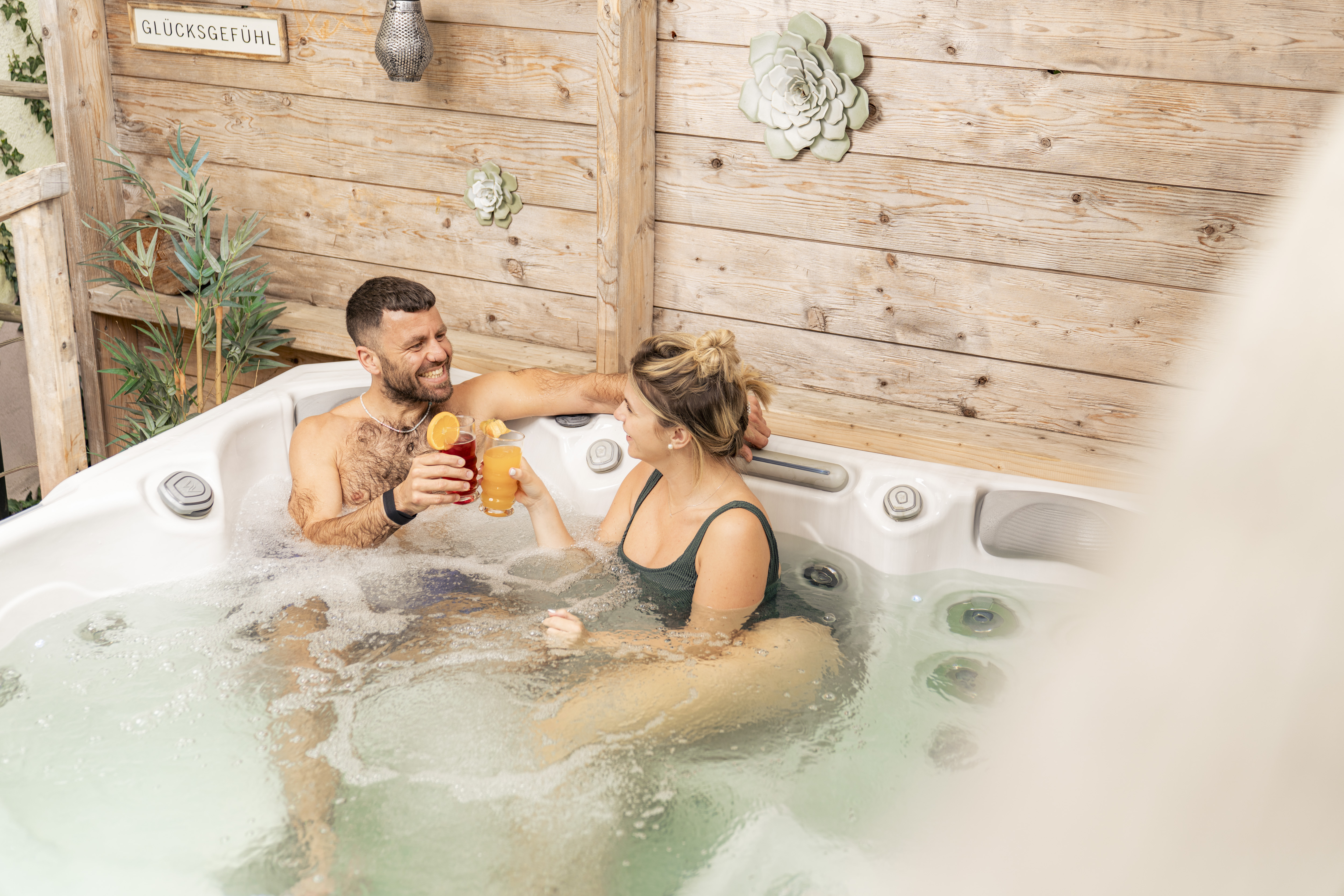 Urlaub-mit-Hund: Entspannen im Whirlpool - Landhotel Sportalm