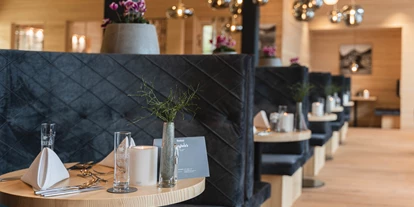 Hundehotel - Pools: Schwimmteich - Torghele's Wald & Fluh