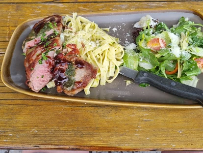 Hundehotel - Mariastein (Mariastein) - Rumpsteak italienische Art - Blickner Alm
