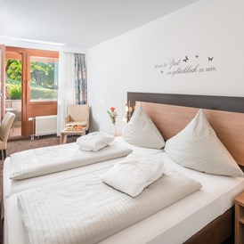 Urlaub-mit-Hund: Doppelzimmer Standard Beispiel Gästehaus Himmelreich - Hotel-Resort Waldachtal