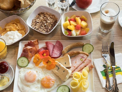 Hundehotel - Doggies: 3 Doggies - Frühstück im Storchen  - Bodensee Hotel Storchen