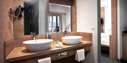 Hundehotel - Doggies: 3 Doggies - Blick ins Badezimmer - Panoramahotel Oberjoch