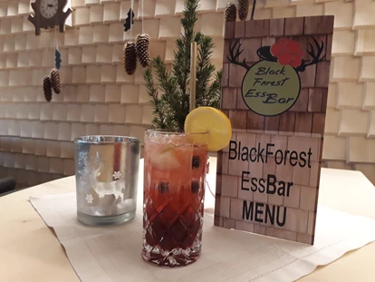 Hundehotel - Doggies: 3 Doggies - Black Forest Ess Bar  - Naturparkhotel Grüner Baum