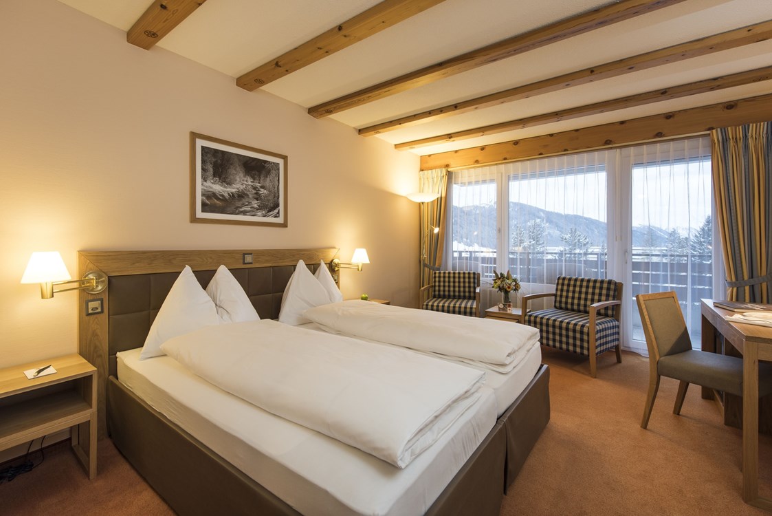 Urlaub-mit-Hund: Doppelzimmer Standard Balkon - Sunstar Hotel Davos - Sunstar Hotel Davos