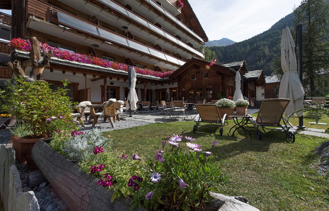 Urlaub-mit-Hund: Terrasse - Sunstar Hotel Zermatt - Sunstar Hotel Zermatt