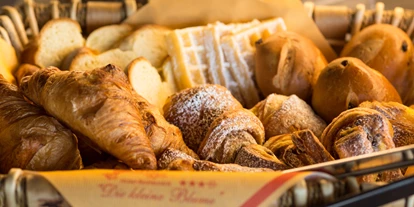 Hundehotel - Unterkunftsart: Hotel - Dackenheim - Geniessen Sie die regionalen Backwaren unserer Landbäckerei  - Hotel "Die kleine Blume"