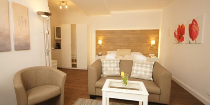 Hundehotel - Doggies: 3 Doggies - Bastorf - Juniorsuite Hof im EG - HofHotel Krähenberg