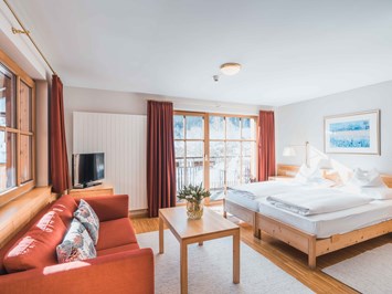 Felbermayer Hotel & Alpin Spa Montafon**** Zimmerkategorien Juniorsuite "Edelweis" mit Südbalkon für 2 bis 4 Personen | ca. 35 m²