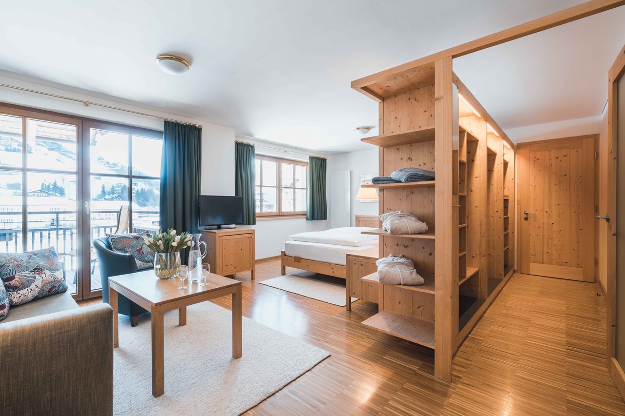 Felbermayer Hotel & Alpin Spa Montafon**** Zimmerkategorien Juniorsuite "Schneerose" mit Balkon für 2 bis 4 Personen | ca. 40 m²