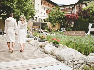 Urlaub-mit-Hund: Wiesenhof Garden Resort  - Haus | Umgebung, Wasser | Wellness