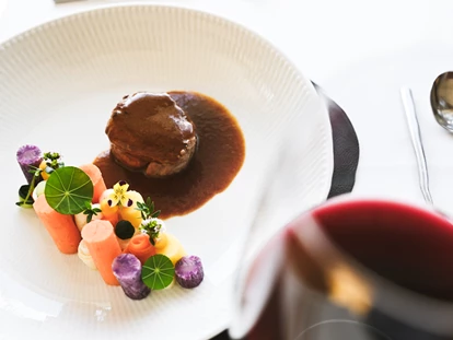 Hundehotel - Pools: Schwimmteich - Wiesenhof Garden Resort