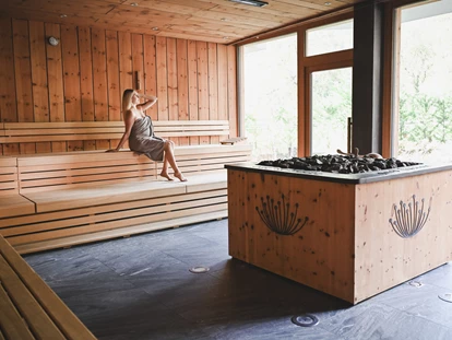 Hundehotel - Pools: Schwimmteich - Wiesenhof Garden Resort
