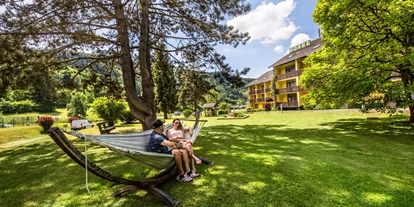 Hundehotel - Bad Leonfelden - Relaxwiese mit Hängematte - Hotel Donauschlinge Riverresort