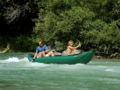 Hundehotel - Doggies: 3 Doggies - nawu_apartments_Familienurlaub_Sommerurlaub_Bootsfahrt_Gail_Rafting - nawu apartments & Restaurant