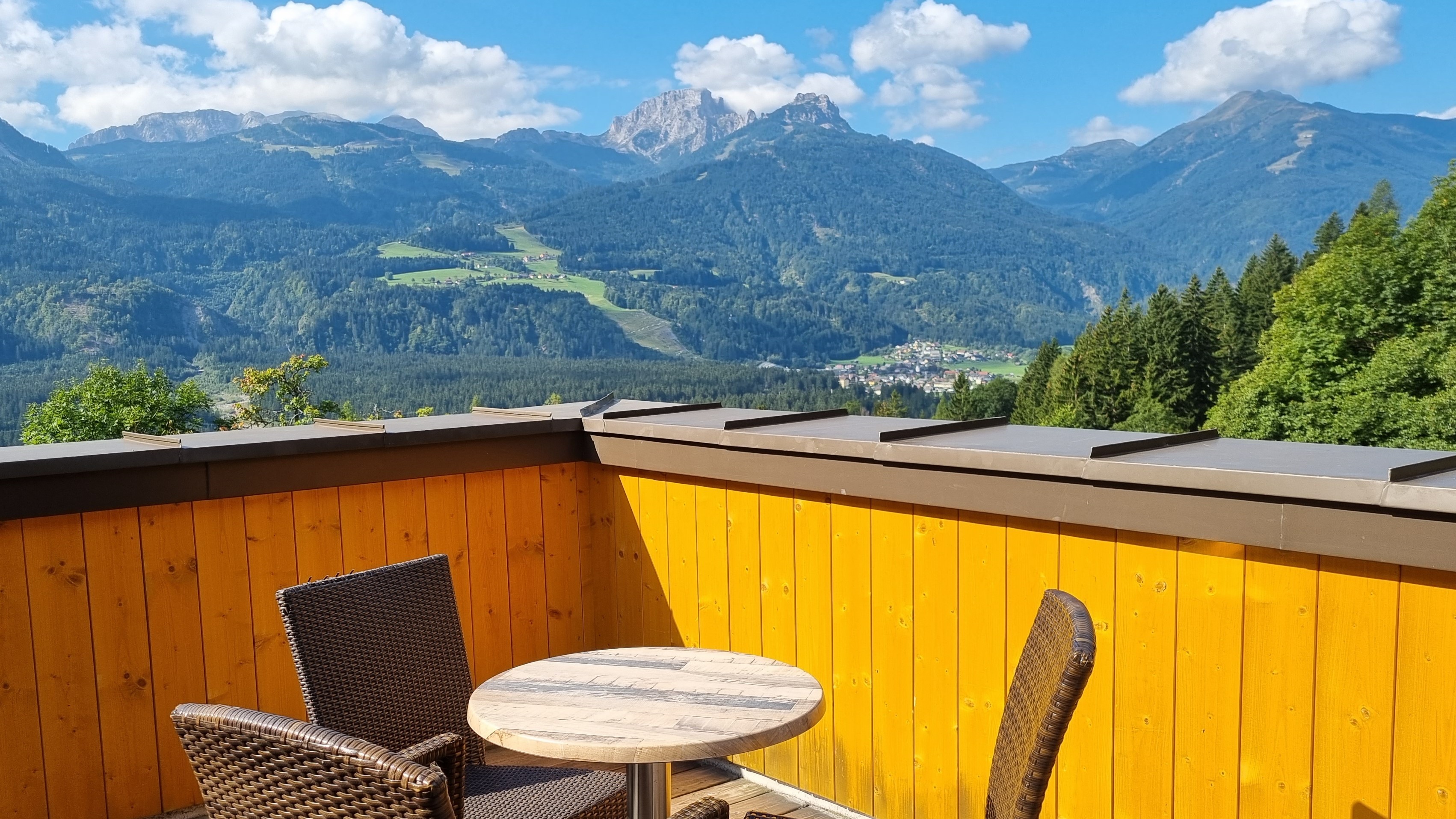 Urlaub-mit-Hund: nawu_apartments_Terrasse_Apartment_Sonnenröschen_Admiral_Hundehotel - nawu apartments & Restaurant