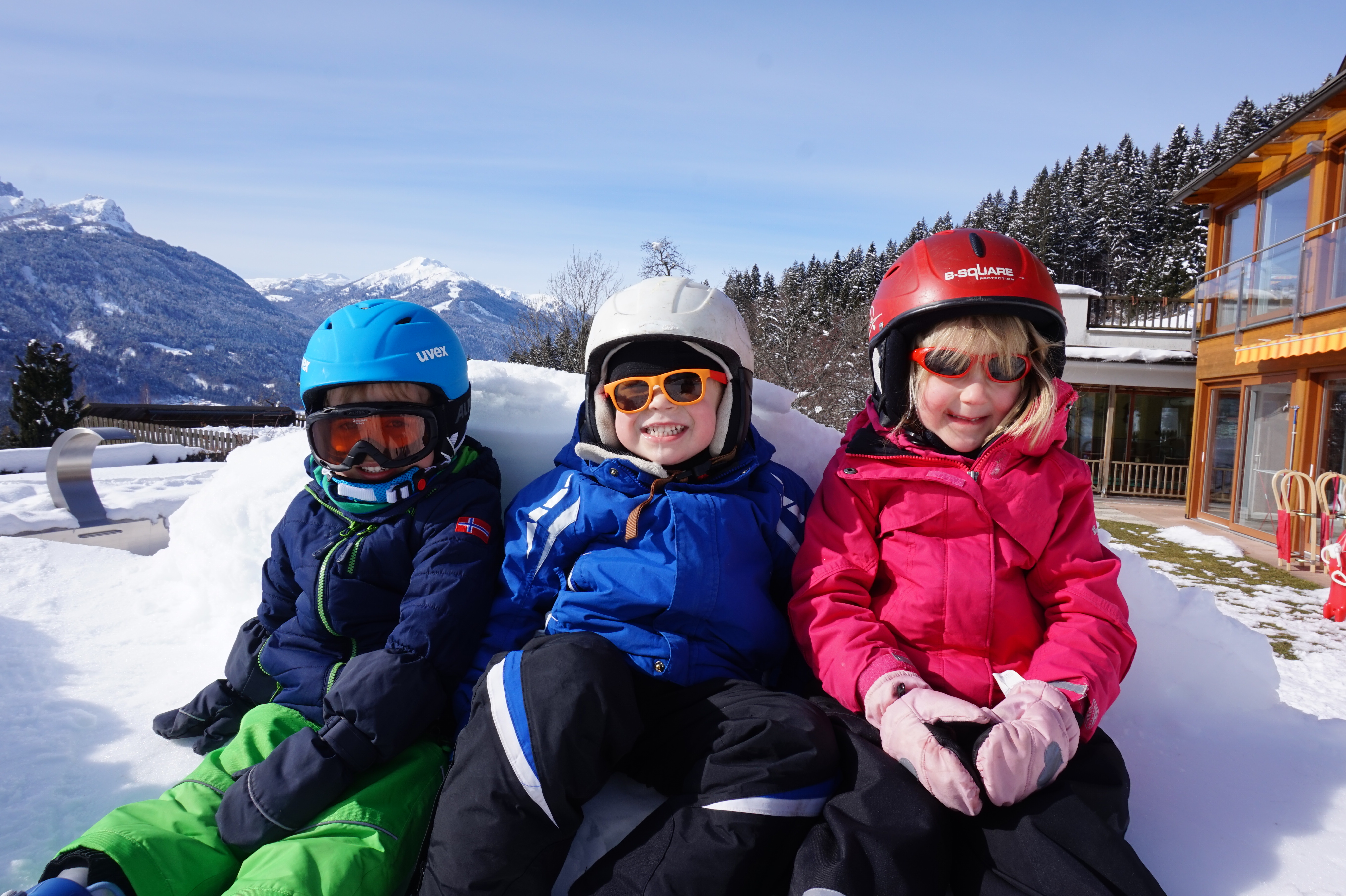 Urlaub-mit-Hund: nawu_apartments_Rodeln_Familienurlaub_Winterurlaub_Nassfeld - nawu apartments & Restaurant
