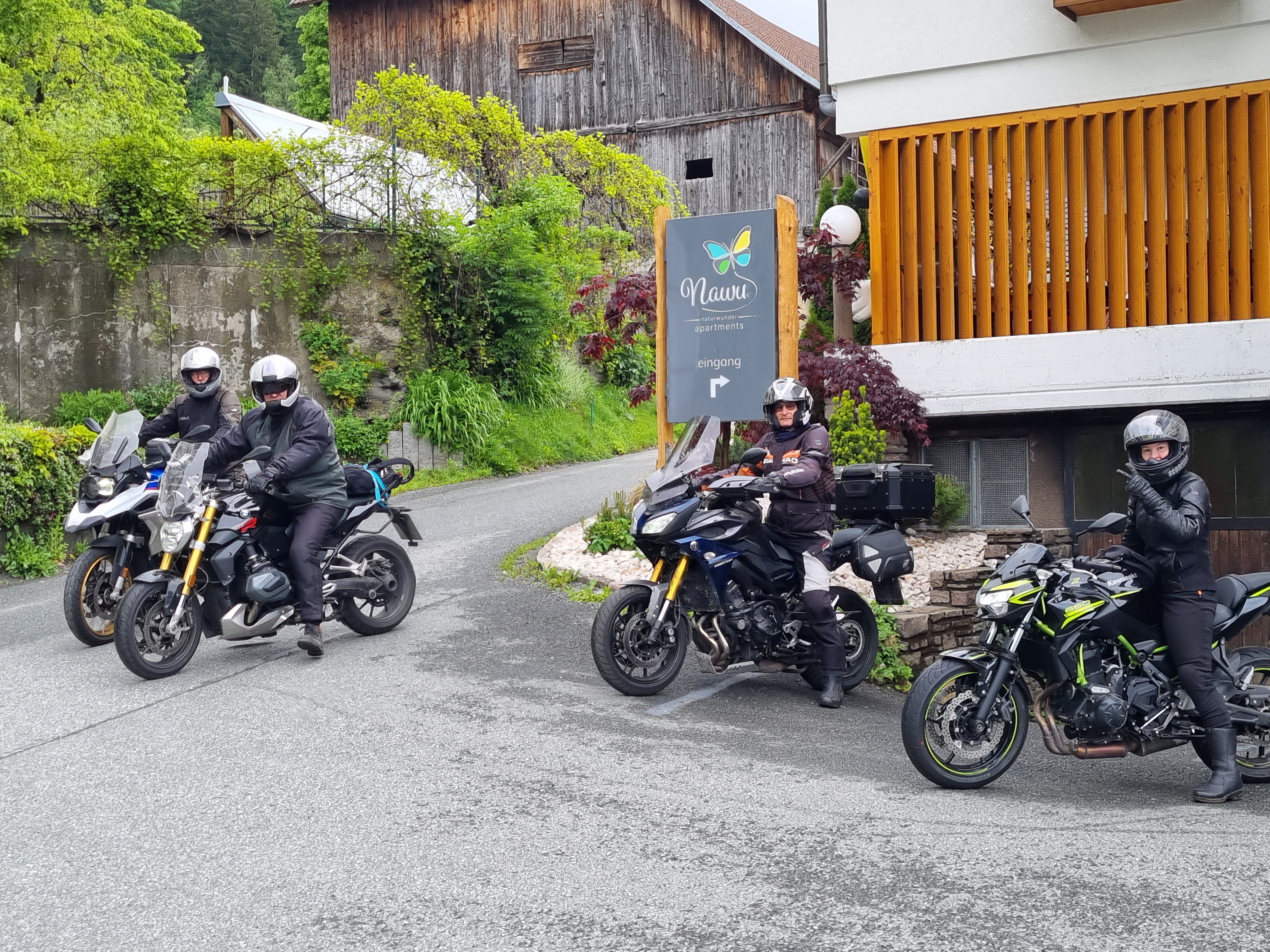 Urlaub-mit-Hund: nawu_apartments_Motorradhotel_Kärnten - nawu apartments & Restaurant