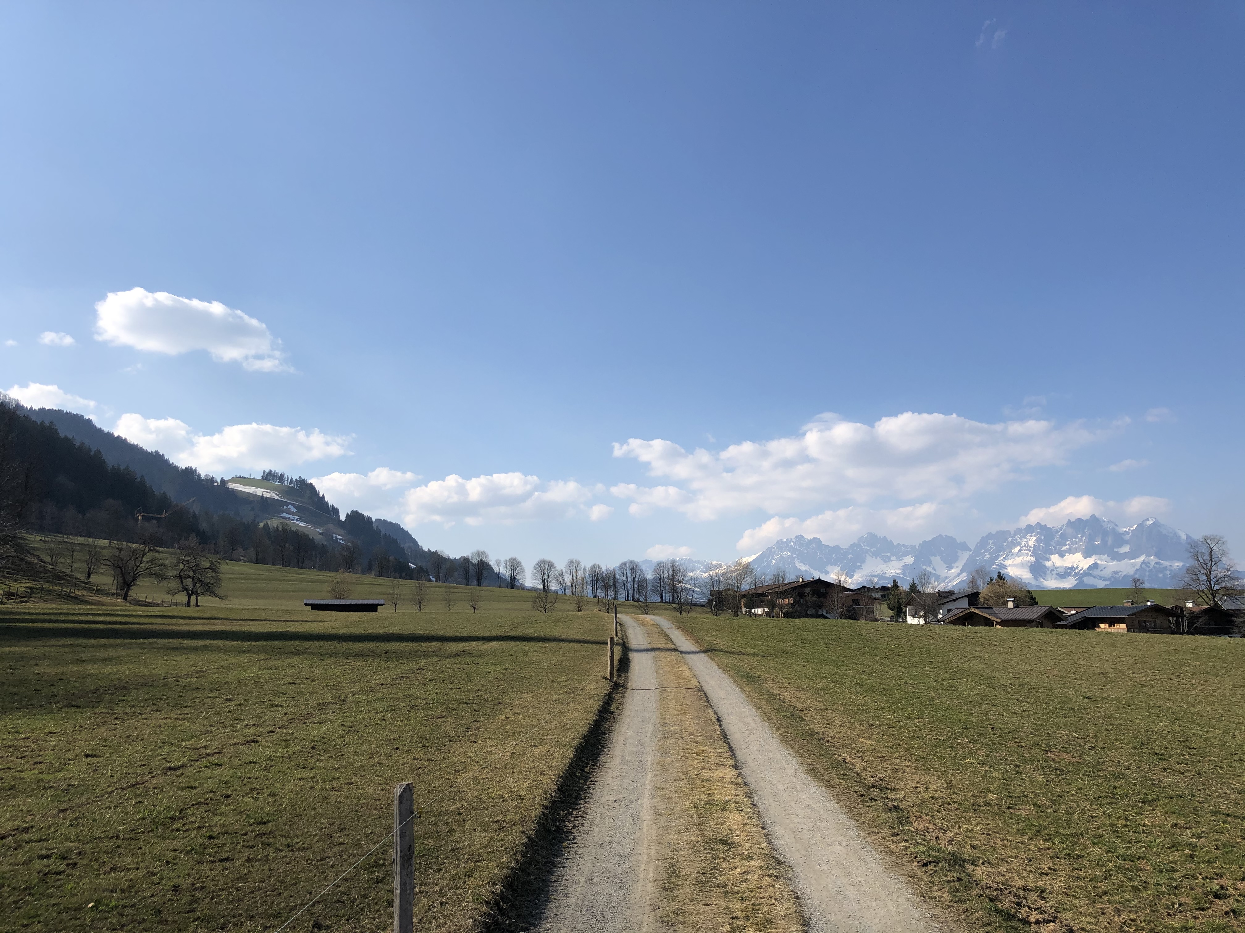 Q! Hotel Maria Theresia Kitzbühel Ausflugsziele Spaziergang Malernweg - Staudach und retour